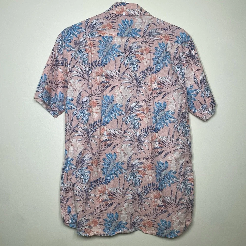 IZOD Saltwater Floral Shirt Mens M Pink Blue Peony Hawaiian Woven Short Sleeve‎